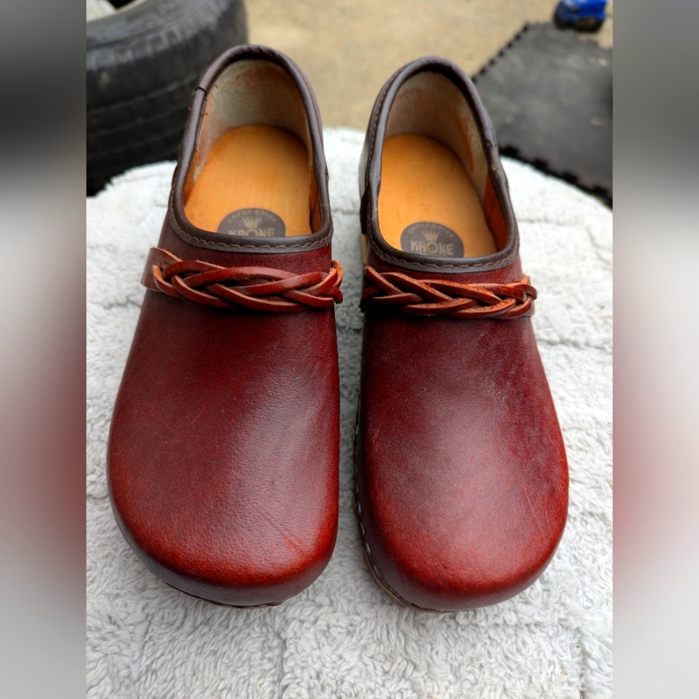 NWOT Women's Krone Brown Leather Danish Clogs Size 5/35